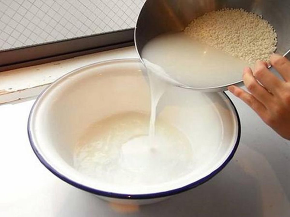 Cách làm trắng răng bằng nước vo gạo tại nhà hiệu quả