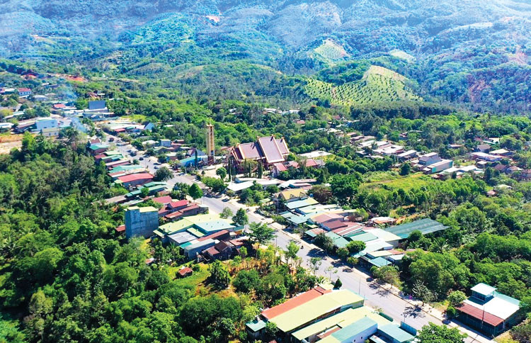 Một góc thị trấn Đạ M’Ri. Ảnh: Phạm Nguyên