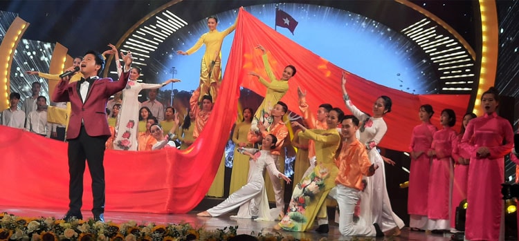 Tiết mục văn nghệ chào mừng Lễ trao giải