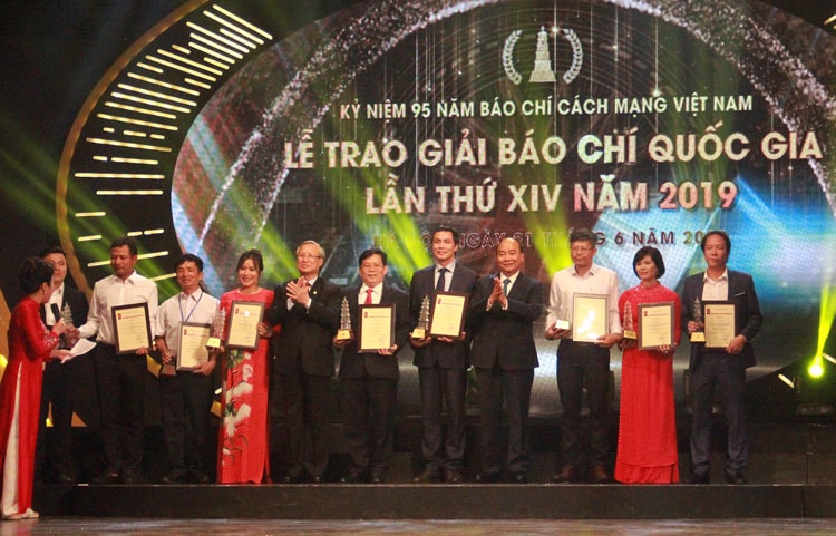 Các tác giả đoạt giải A