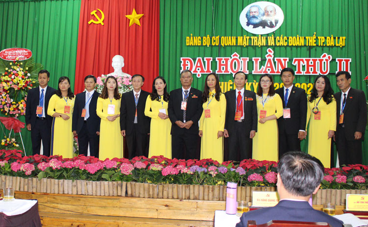Ban Chấp hành Đảng bộ Cơ quan Mặt trận và các đoàn thể nhiệm kỳ 2020 – 2025 và đoàn đại biểu đi dự đại hội cấp trên ra mắt Đại hội