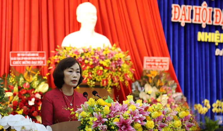 Đồng chí Huỳnh Thị Thanh Xuân – Bí thư Thành ủy Đà Lạt trình bày diễn văn khai mạc Đại hội