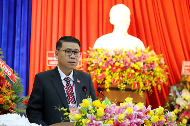 Chi bộ phòng Quản lý Đô thị trực thuộc Đảng bộ Khối chính quyền phát biểu tham luận với nội dung “Công tác chỉ đạo, tổ chức thực hiện công tác quản lý trật tự đô thị, trật tự xây dựng và trật tự an toàn giao thông trên địa bàn theo tinh thần Chỉ thị số 17-CT/ThU của Thành ủy Đà Lạt (thay cho Chỉ thị 01-CT/ThU). Nhiệm vụ và giải pháp trong thời gian tới”