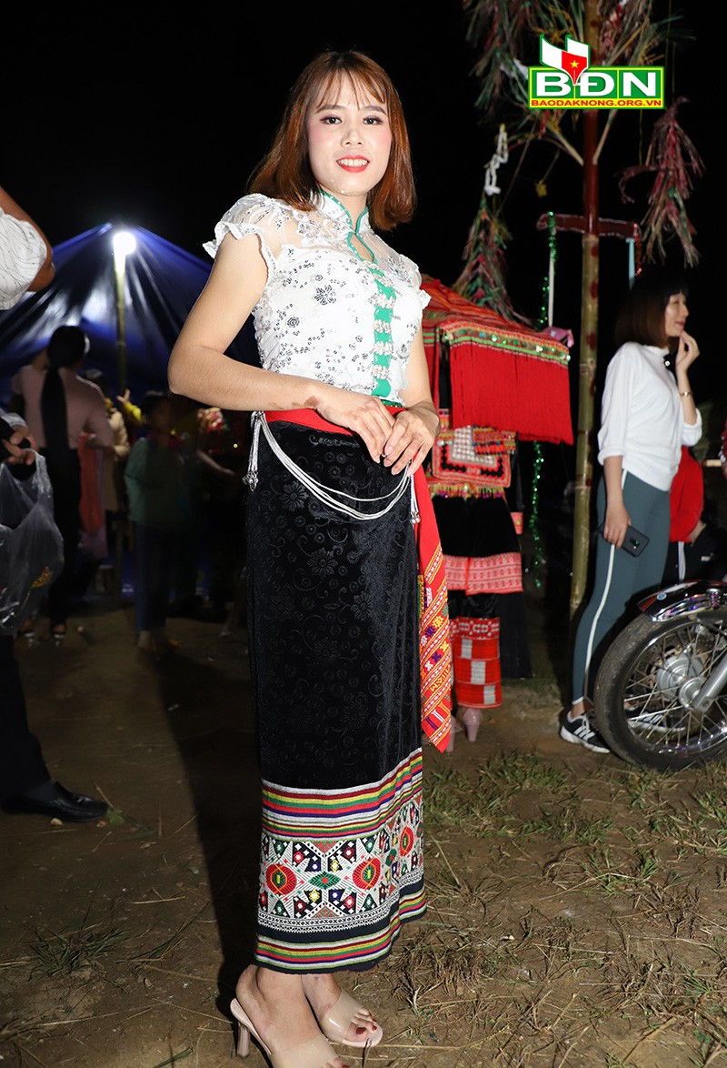 Trang phục dân tộc Thái trắng | thuê đồ dân tộc Thái Trắng