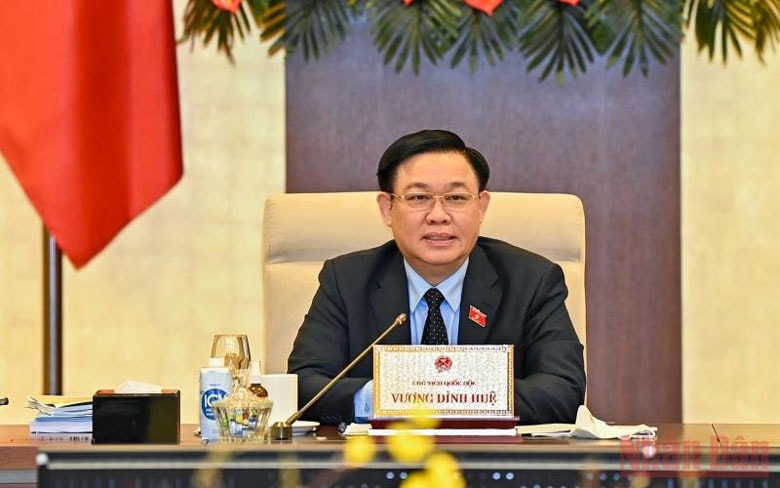 Chủ tịch Quốc hội Vương Đình Huệ phát biểu ý kiến tại phiên họp