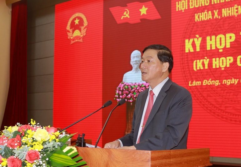 Đồng chí Trần Đức Quận - Ủy viên Ban Chấp hành Trung ương Đảng, Bí thư Tỉnh ủy, Chủ tịch HĐND tỉnh phát biểu khai mạc kỳ họp