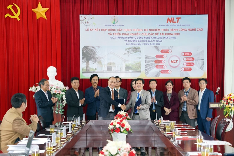 Các đại biểu tham dự lễ Ký kết