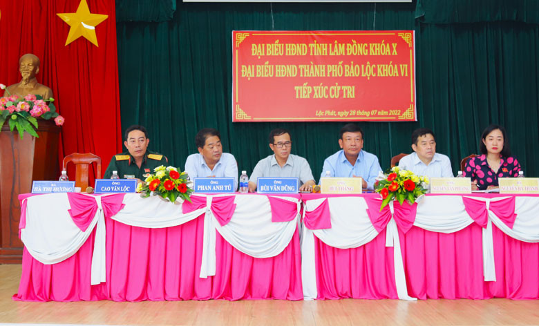 Đại biểu HĐND tỉnh Lâm Đồng và HĐND TP Bảo Lộc tiếp xúc với cử tri phường Lộc Phát