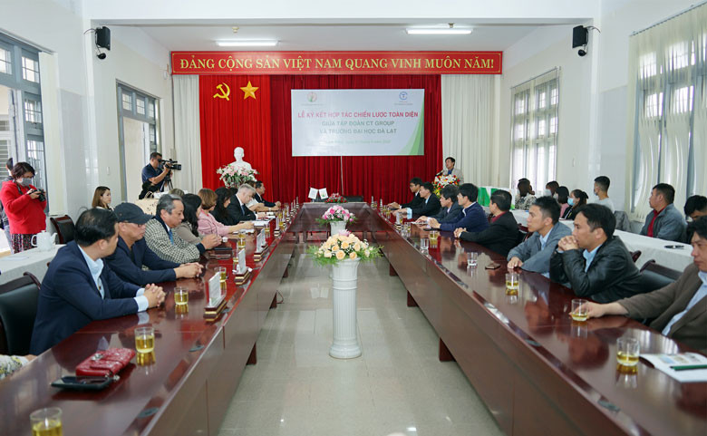 Toàn cảnh lễ ký hợp tác