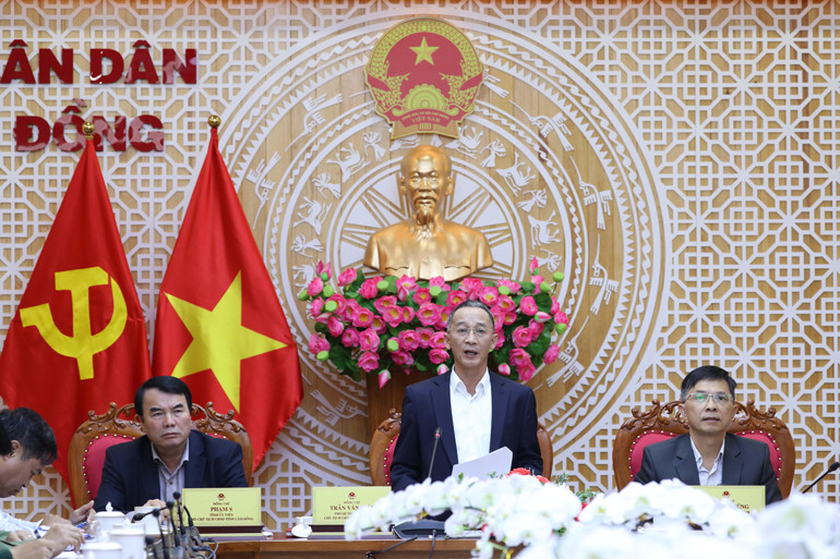 Các đồng chí chủ trì Hội nghị