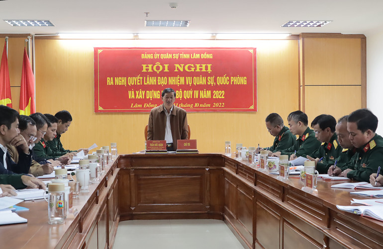 Đồng chí Trần Đức Quận – Ủy viên Ban Chấp hành Trung ương Đảng, Bí Thư Tỉnh uỷ, Chủ tịch HĐND tỉnh, Bí thư Đảng uỷ Quân sự tỉnh chủ trì Hội nghị