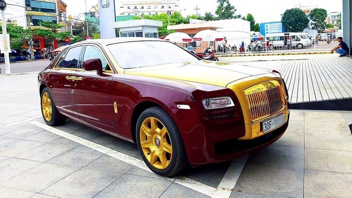 Xe RollsRoyce mạ vàng của ông Trịnh Văn Quyết chốt ngày đấu giá khởi điểm  10 tỷ đồng
