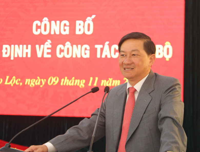 Đồng chí Trần Đức Quận - Ủy viên Ban Chấp hành Trung ương Đảng, Bí thư Tỉnh ủy, Chủ tịch HĐND tỉnh phát biểu tại buổi công bố quyết định công tác cán bộ