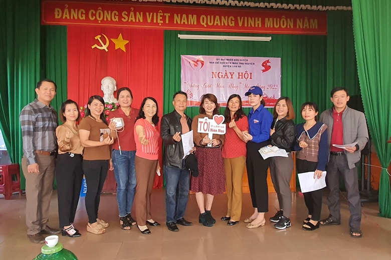 Ngày hội hiến máu tình nguyện thu hút đông đảo cán bộ, công chức, viên chức, chiến sĩ lực lượng vũ trang, giáo viên, người lao động các doanh nghiệp và người dân