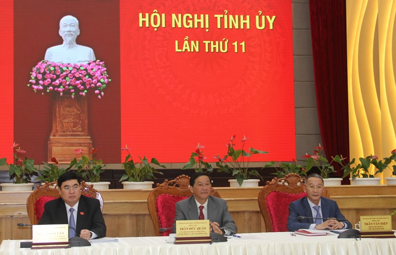 Các đồng chí chủ trì Hội nghị 