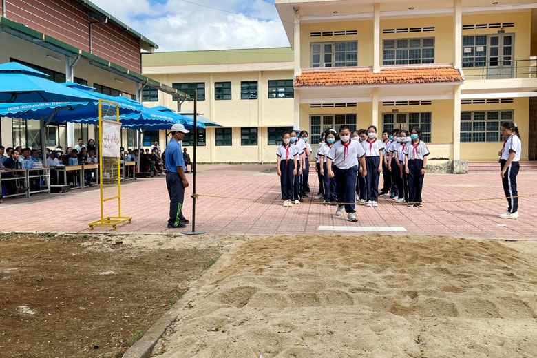 Tập huấn chuyên môn thông qua tiết dạy minh họa