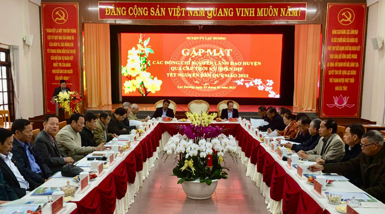 Các đại biểu tham dự buổi gặp mặt