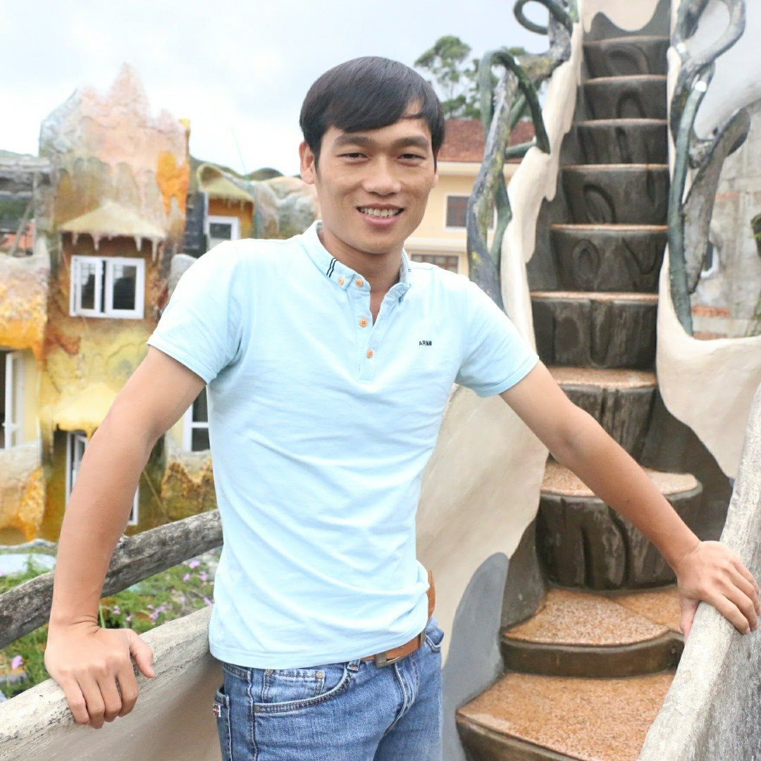 Đức Hùng .