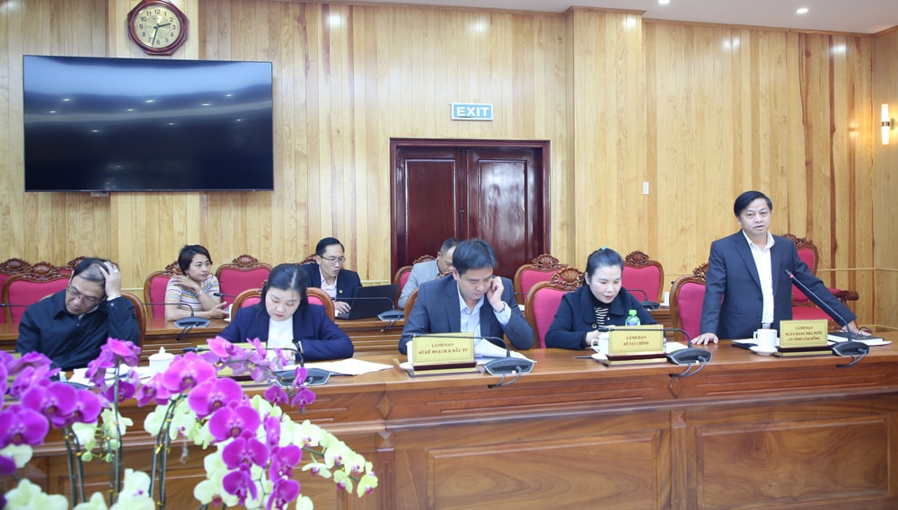 Lãnh đạo các sở, ngành phát biểu tại Hội nghị