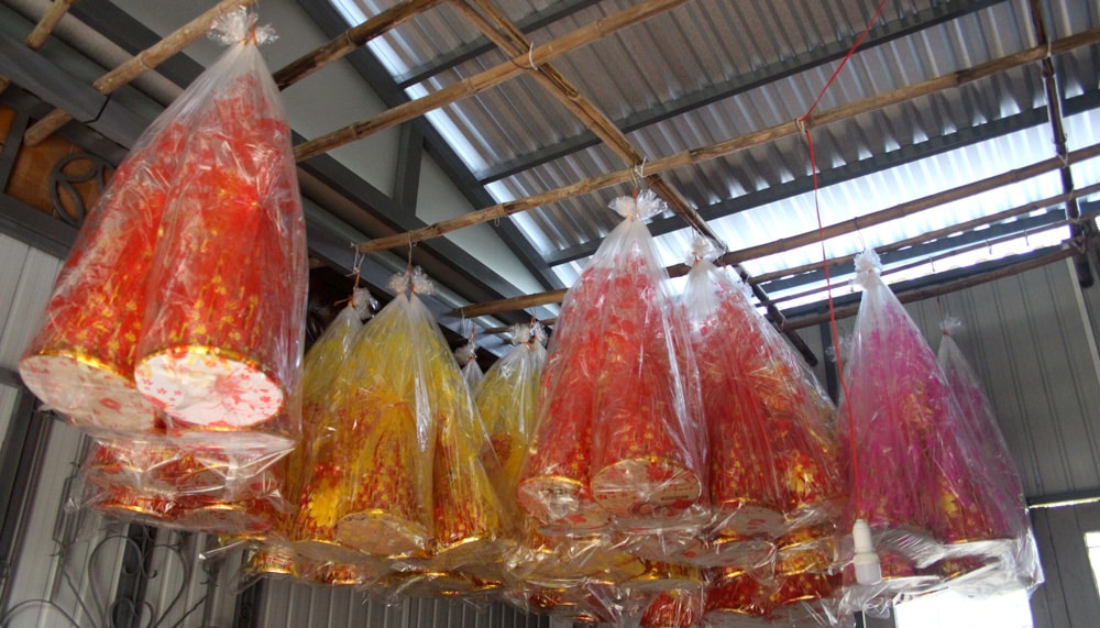 Những mẫu tháp bánh ngũ sắc rất được du khách ưa chuộng