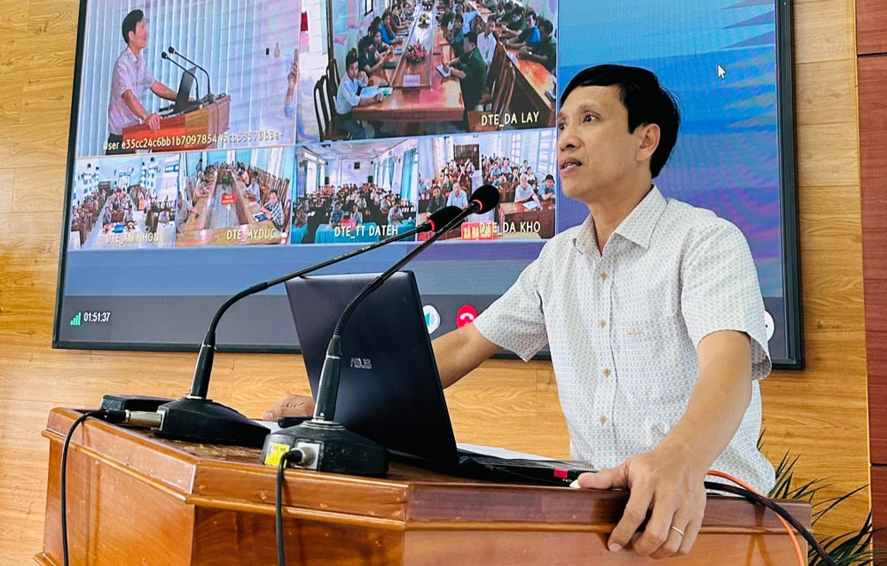 Đồng chí Nguyễn Mạnh Việt - Bí thư Huyện ủy Đạ Tẻh phát biểu chỉ đạo tại Hội nghị học tập, quán triệt Chuyên đề 2023
