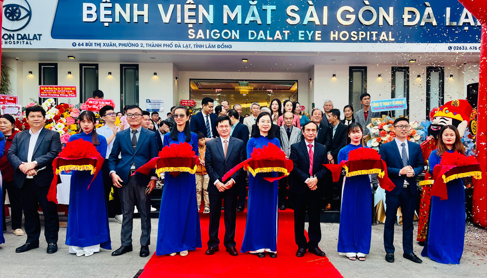 Cắt băng khai trương Bệnh viện mắt Sài Gòn - Đà Lạt