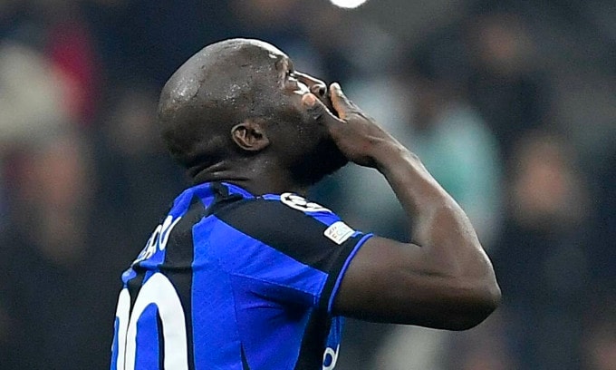 Lukaku mừng bàn duy nhất giúp Inter thắng Porto trên sân Giuseppe Meazza, thành phố Milan, Italy ở lượt đi vòng 1/8 Champions League tối 22/2/2023. Ảnh: Reuters