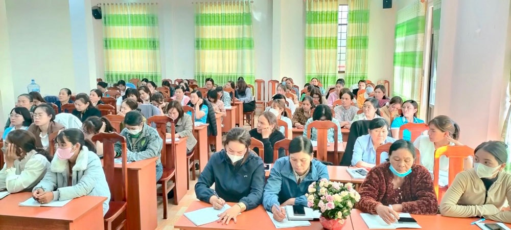 Các học viên tham dự lớp tập huấn