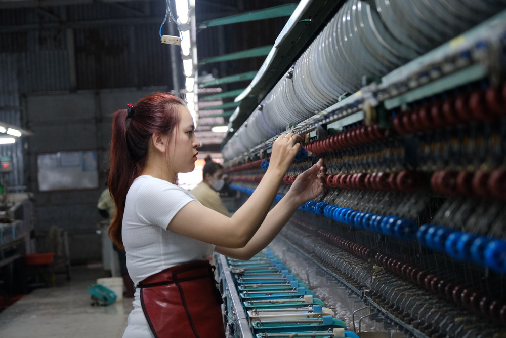Các doanh nghiệp ươm tơ ứng dụng nhiều kỹ thuật trong sản xuất