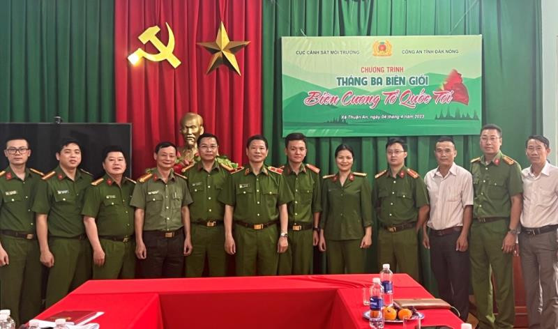 Thiếu tướng Trần Minh Lệ, Cục trưởng Cục Cảnh sát môi trường Bộ Công an phát biểu tại buổi làm việc với Công an tỉnh Đắk Nông