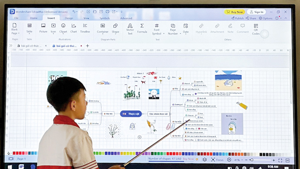 Học sinh hứng thú học tập với bảng tương tác thông minh