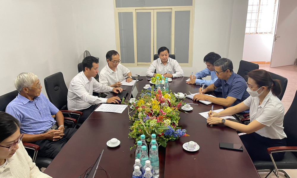 Lãnh đạo Ngân hàng Nhà nước Chi nhánh tỉnh làm việc tại Quỹ TDND Phường II vào sáng nay