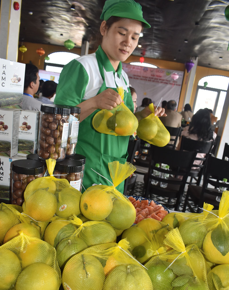 Sản phẩm OCOP Lâm Đồng trưng bày tại buổi lễ