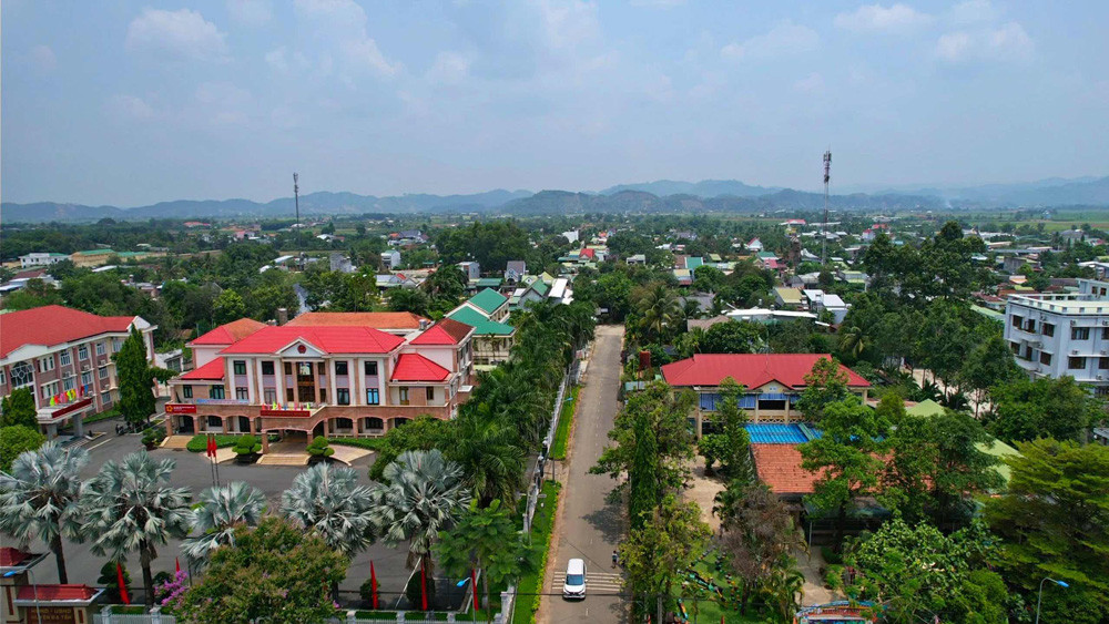 UBND tỉnh đề xuất sắp xếp huyện Đạ Huoai, huyện Đạ Tẻh và huyện Cát Tiên thành 1 đơn vị hành chính huyện trong giai đoạn 2023-2025. Ảnh: Khu vực trung tâm huyện Đạ Tẻh