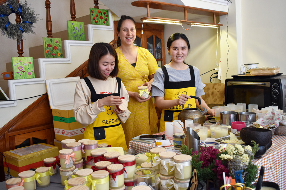 Nguyên liệu tạo thành sản phẩm nến và tinh dầu thiên nhiên The Bee Candle - Dalat phần lớn sản xuất trong tỉnh Lâm Đồng