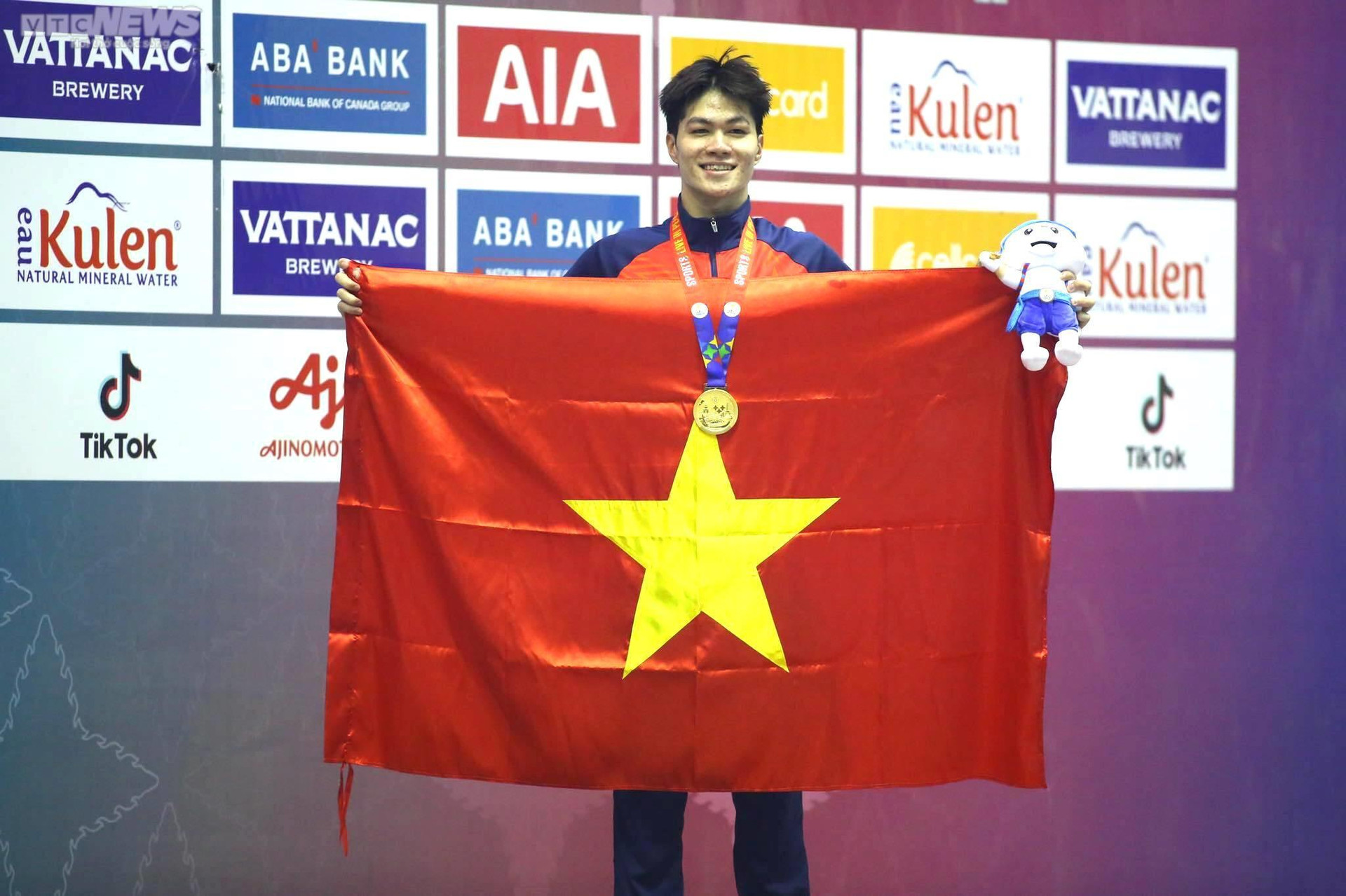 Giành 6 huy chương vàng đầu tiên, đoàn Việt Nam khởi đầu SEA Games 32 suôn sẻ - 10