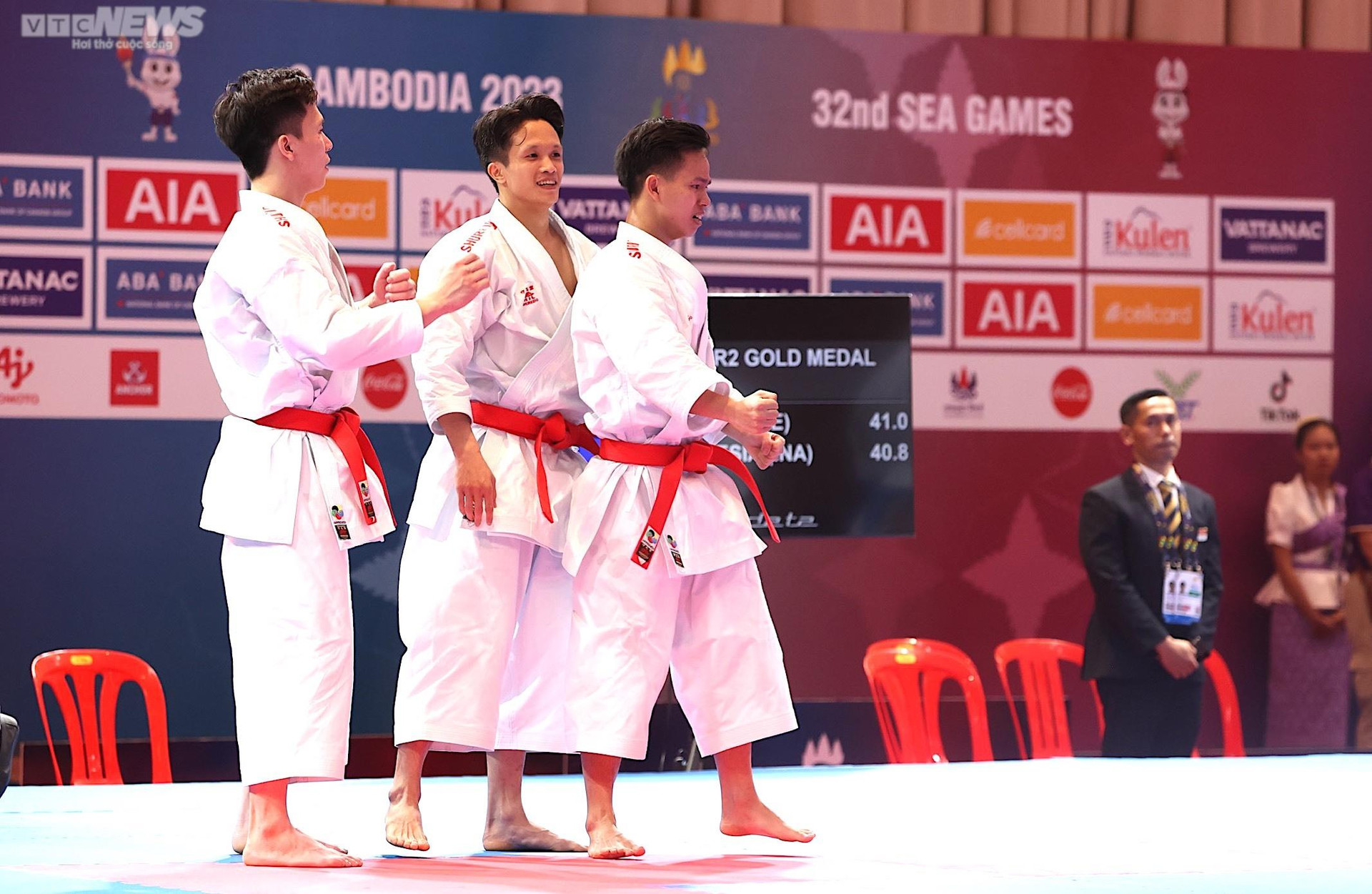 Giành 6 huy chương vàng đầu tiên, đoàn Việt Nam khởi đầu SEA Games 32 suôn sẻ - 4