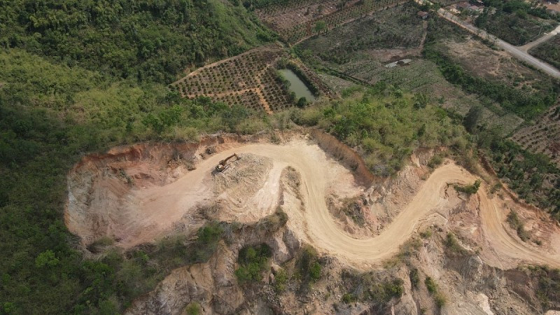 Vụ khai thác đất trái phép với số lượng lớn tại xã Nam Xuân: UBND huyện Krông Nô nói gì?