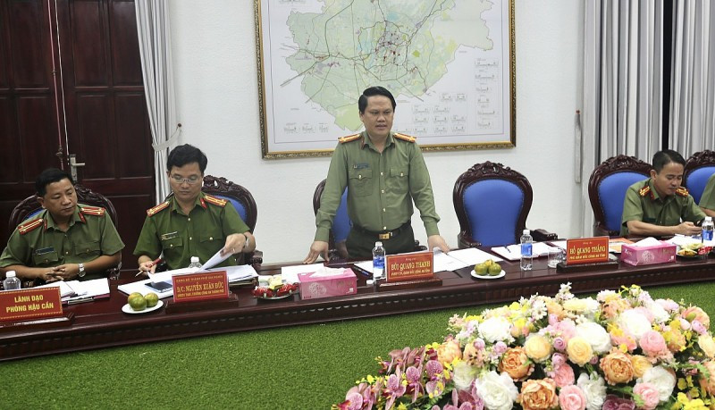 Đại tá Bùi Quang Thanh, Giám đốc Công an tỉnh phát biểu tại buổi làm việc.