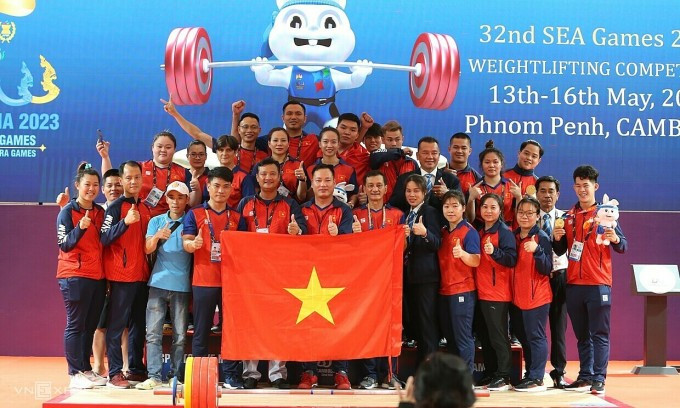 Cử tạ Việt Nam kết thúc SEA Games 32 với bốn HC vàng. Ảnh: Hiếu Lương