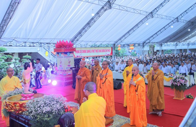  Đắk Nông: Ban Trị sự Phật giáo tỉnh trang nghiêm tổ chức Đại lễ Phật đản và diễu hành xe hoa ảnh 6