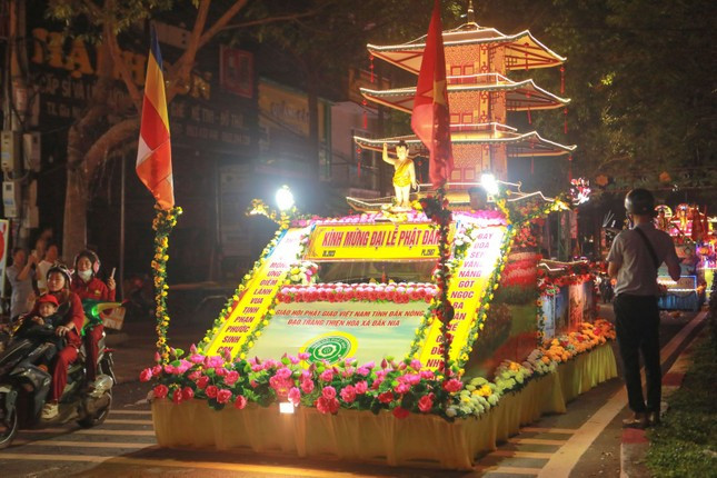  Đắk Nông: Ban Trị sự Phật giáo tỉnh trang nghiêm tổ chức Đại lễ Phật đản và diễu hành xe hoa ảnh 9