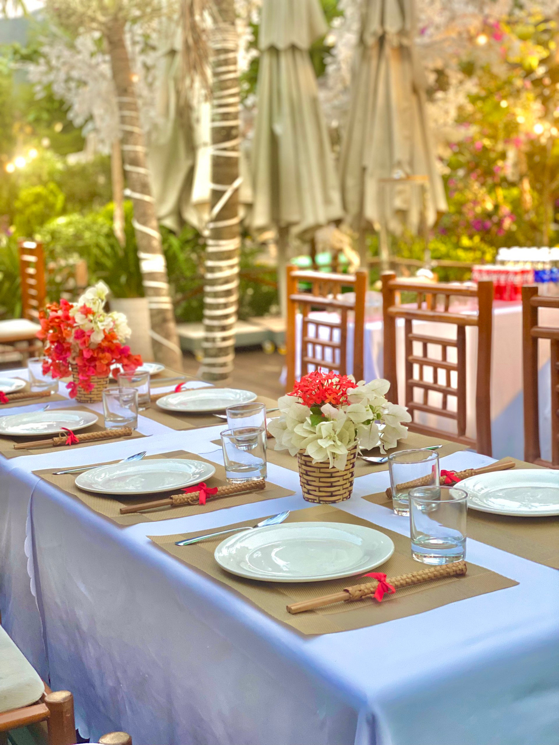 Phong cách sang trọng tại nhà hàng Huy Hoàng F&B