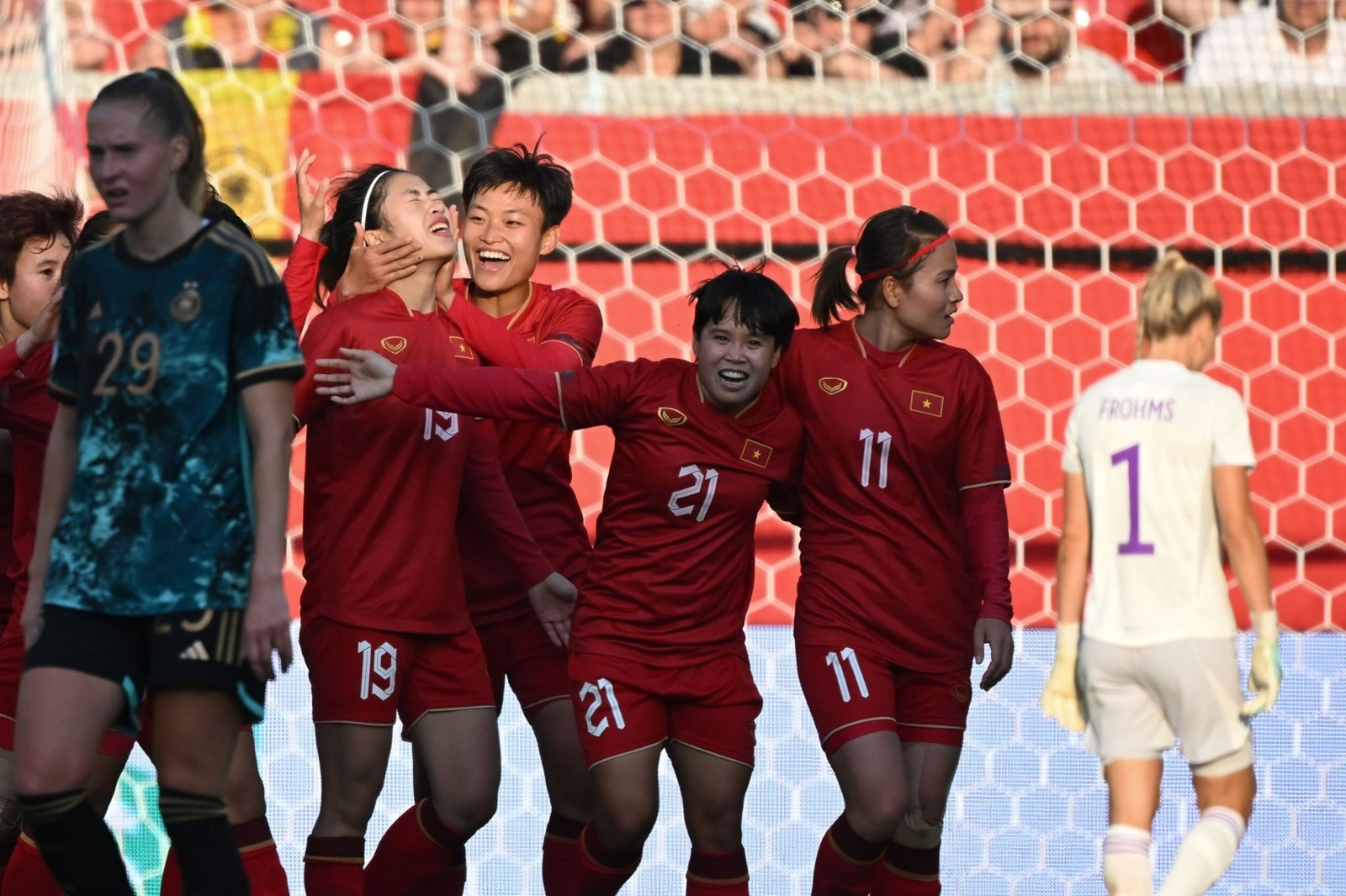 Liên đoàn bóng đá Đức ấn tượng mạnh với cú nhảy vọt của tuyển nữ Việt Nam - 2