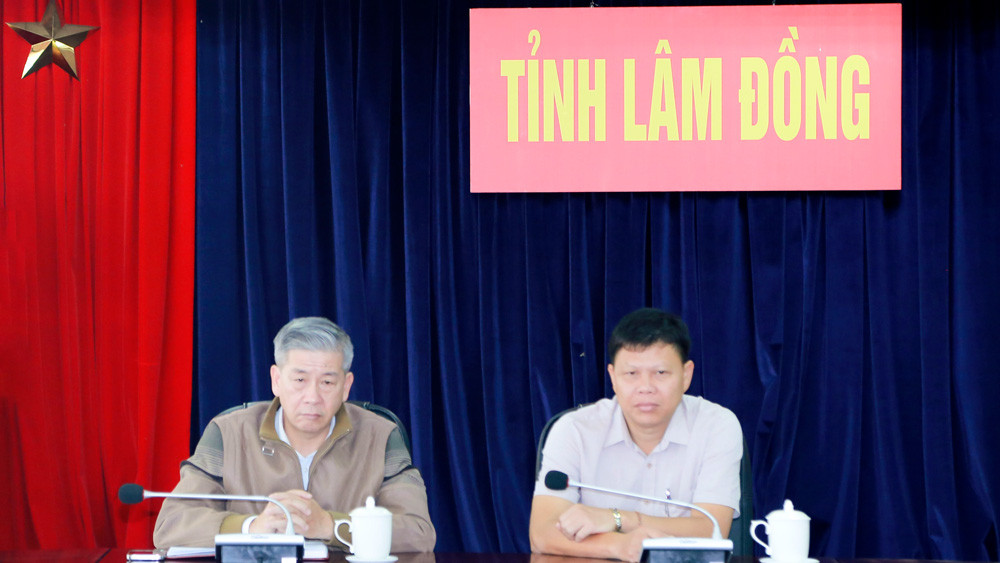 Ông Huỳnh Quang Long và ông Ngô Văn Sơn chủ trì đầu cầu Lâm Đồng