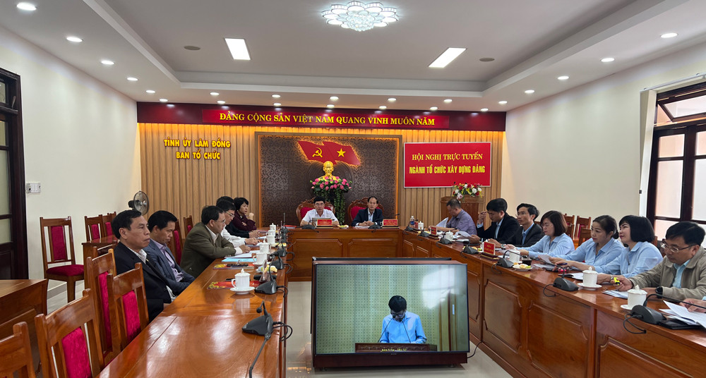 -Quang cảnh hội nghị tại điểm cầu Lâm Đồng