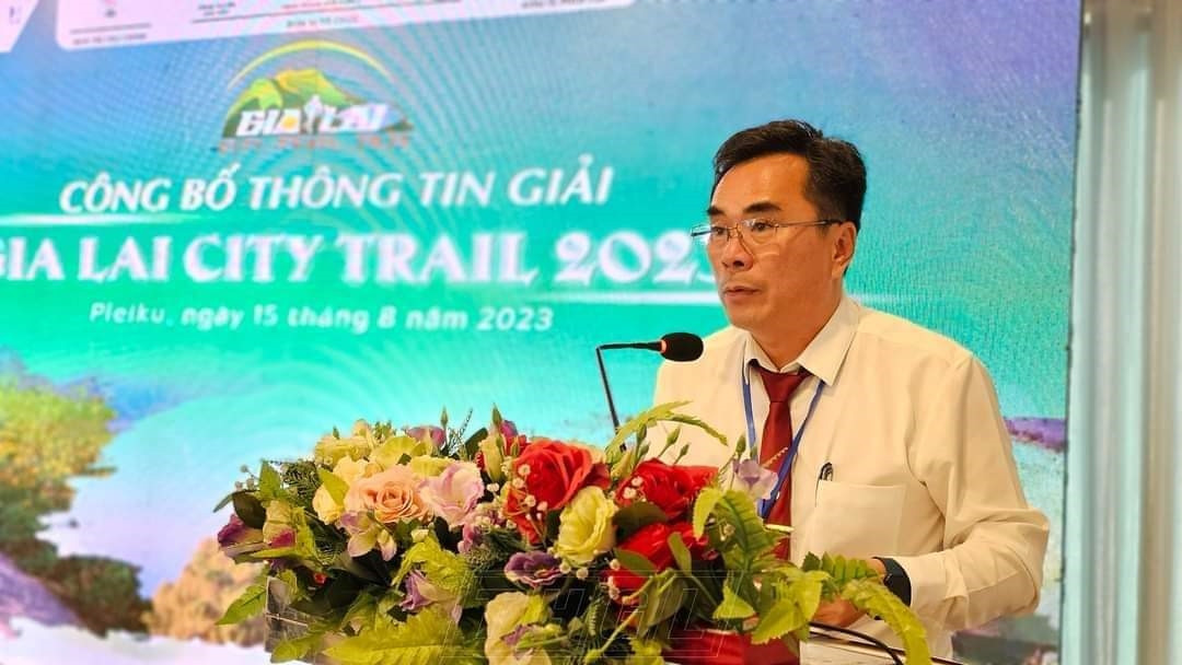 Phó Chủ tịch UBND Tp. Pleiku Nguyễn Hữu Sung - Trưởng Ban tổ chức giải phát biểu công bố giải 