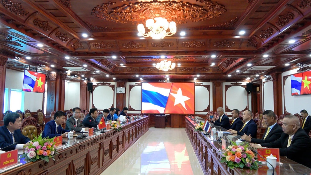 Quang cảnh buổi làm việc