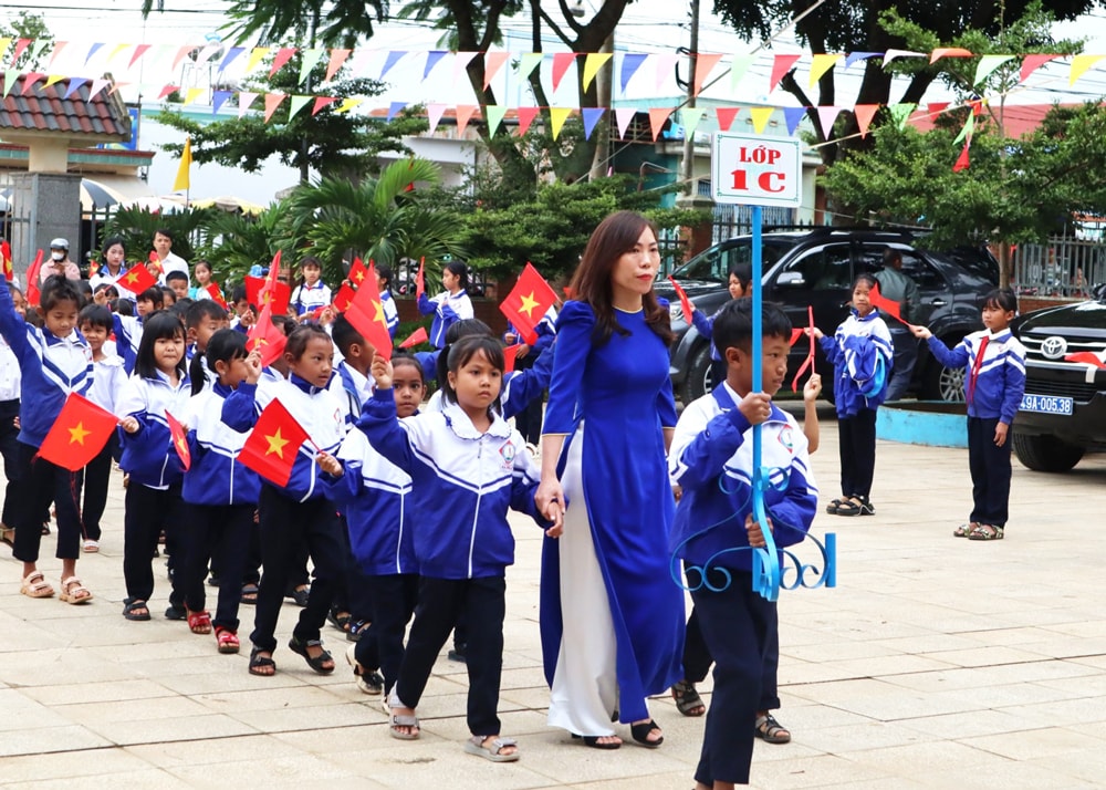 Năm học 2023 - 2024, Trường Tiểu học Ka Đô 2 đón 107 học sinh lớp 1