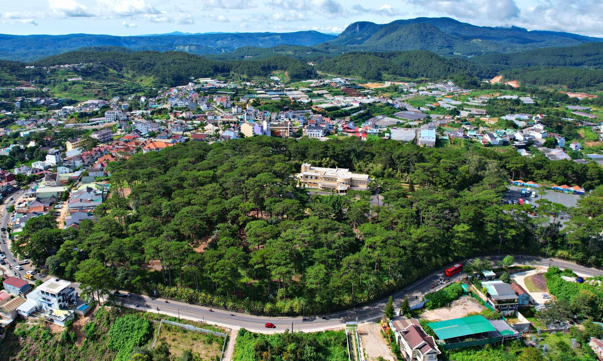 Dinh III (số 01, đường Triệu Việt Vương, Phường 4, TP Đà Lạt) là một trong 3 biệt thự thuộc nhóm một (bên cạnh Dinh I và Dinh II).